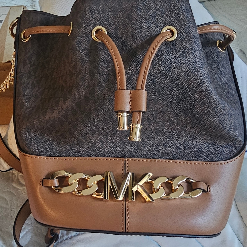 Michael Kors Large bucket bag